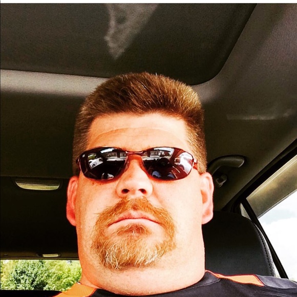 Profile Picture of Rich Edwards (@richkat508) on Poshmark