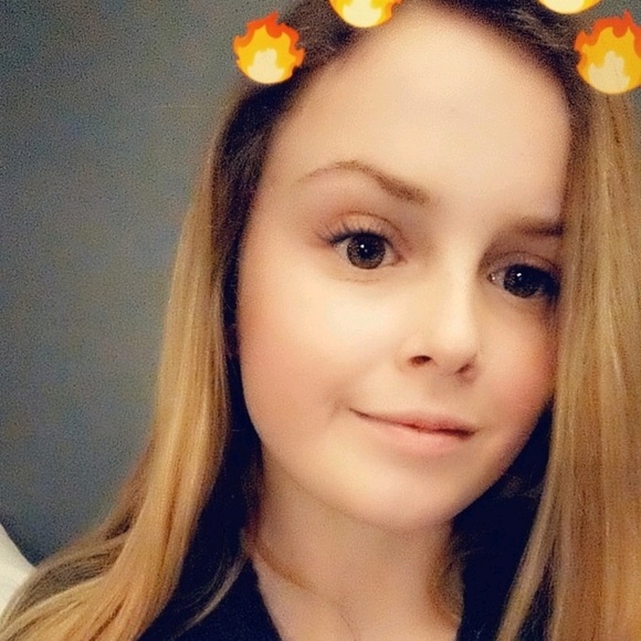 Profile Picture of Julia Sprinkle (@jsprinkle04) on Poshmark