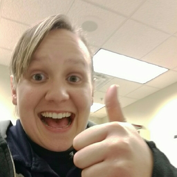 Profile Picture of Nichole Chapman (@supercorn20) on Poshmark