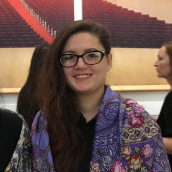 Profile Picture of Maritta Puyul (@mipuyul) on Poshmark