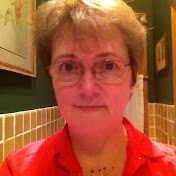 Profile Picture of Shari Loe (@EncyclopediaLoe) on Youtube