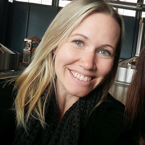 Profile Picture of Alyssa Kotovsky (@alykotov) on Poshmark