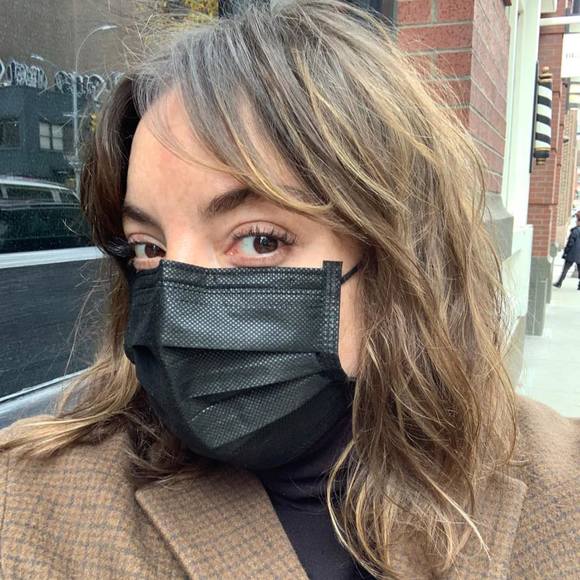 Profile Picture of Molly Weinreb (@mollyweinreb) on Poshmark