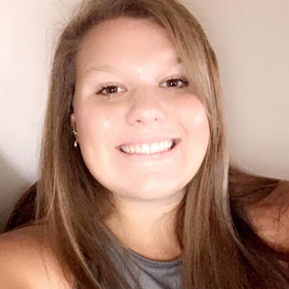Profile Picture of Caroline Capps (@carolinecapp881) on Poshmark