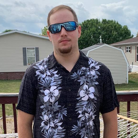 Profile Picture of Brady Cramer (@brcramer) on Poshmark