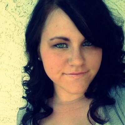 Profile Picture of Dylan Tasker (@dylanelizabeth) on Twitter