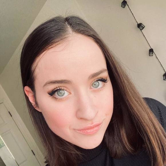 Profile Picture of Gail Shumway (@gail_shumway) on Poshmark