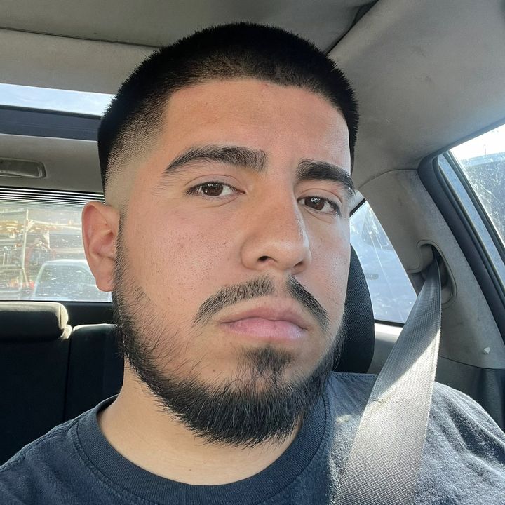 Profile Picture of Robert (@pistolry) on Tiktok