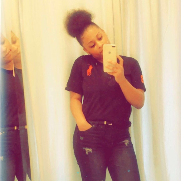 Profile Picture of Diana Deltor (@dianadeltor) on Poshmark