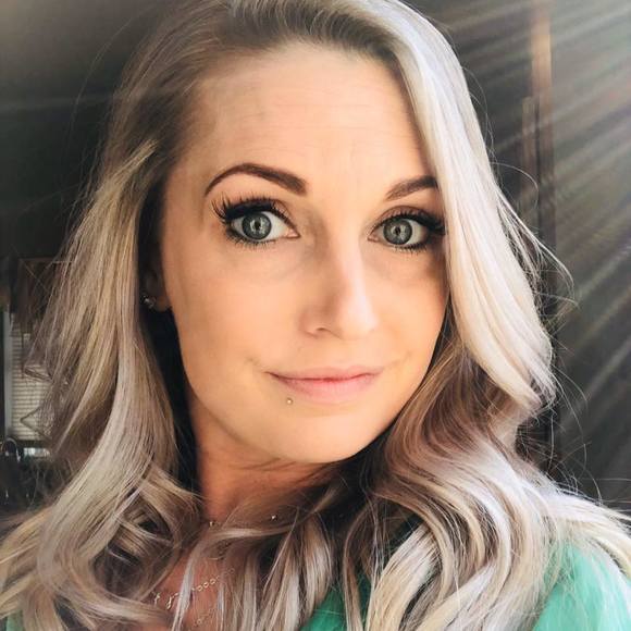 Profile Picture of Meghan Ledwell (@meghanledwell) on Poshmark