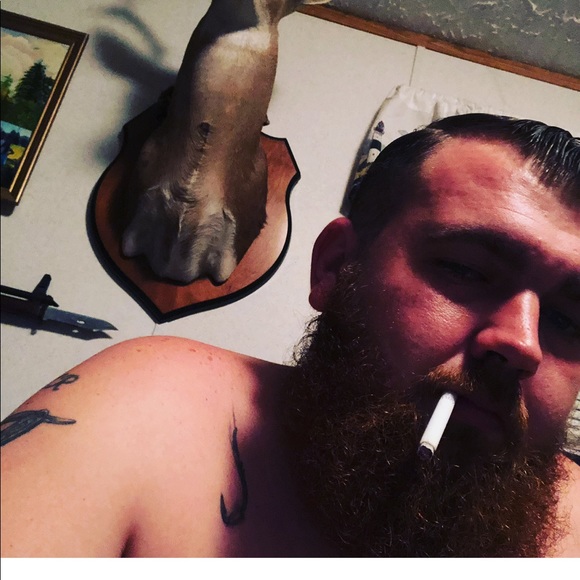 Profile Picture of Luke Reddish (@luke8907) on Poshmark