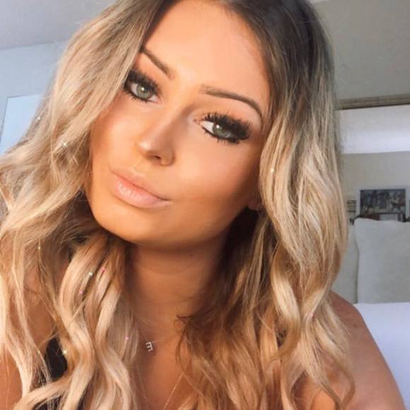 Profile Picture of Emma James (@emmyljames) on Poshmark