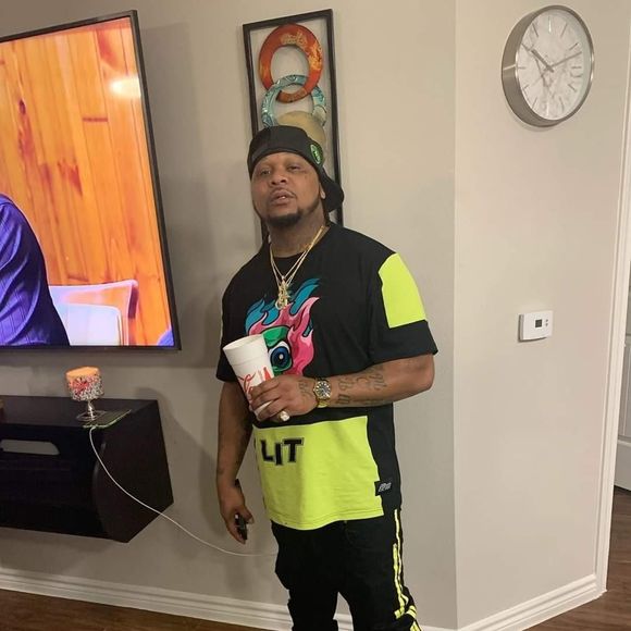 Profile Picture of Benjamin Francis (@thugveli) on Poshmark