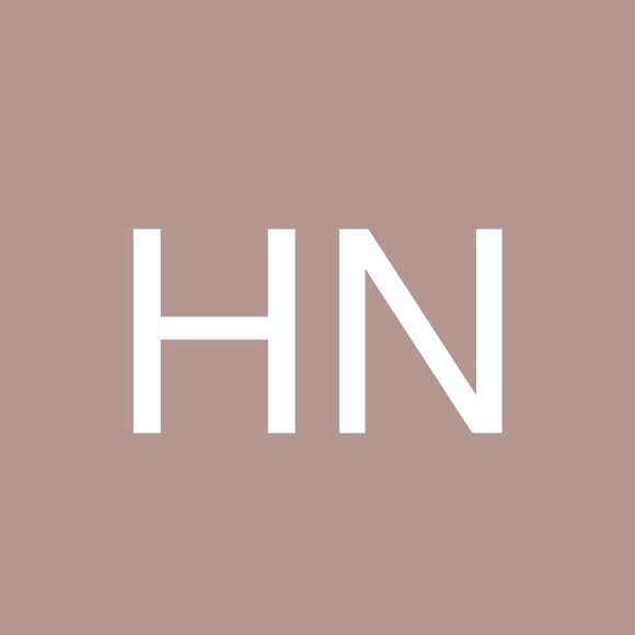 Profile Picture of Heather Neylon (@neylon16) on Poshmark