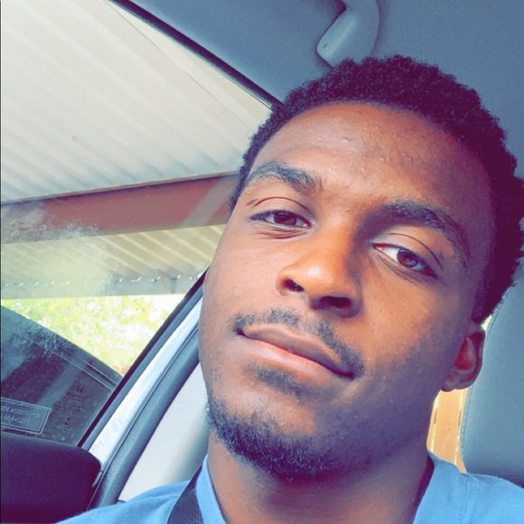 Profile Picture of Jonathan Boozer (@jbooz3) on Poshmark