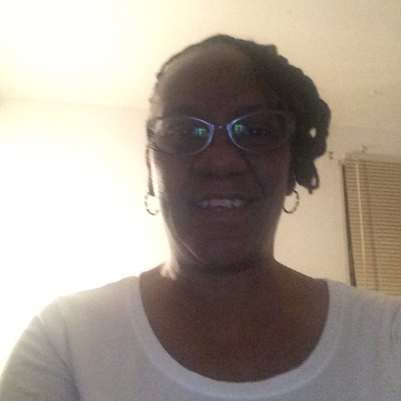 Profile Picture of Carlotta Walker (@carlove11) on Poshmark