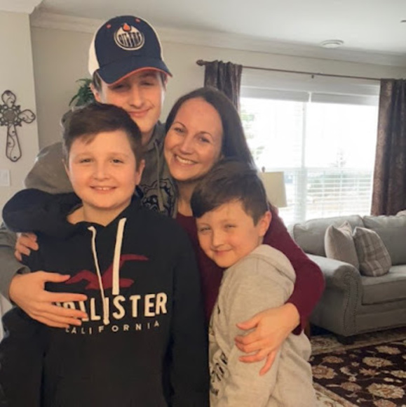 Profile Picture of Kate Bouchie (@katebouchie) on Poshmark