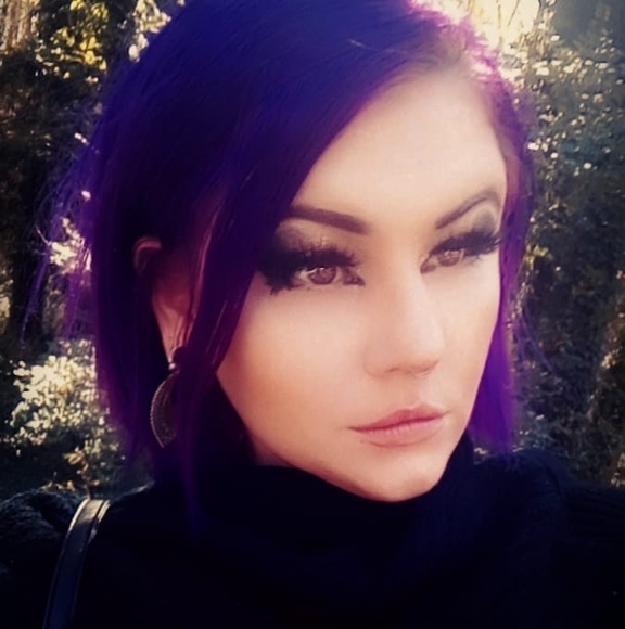 Profile Picture of Angela Malson (@angelamalson) on Poshmark