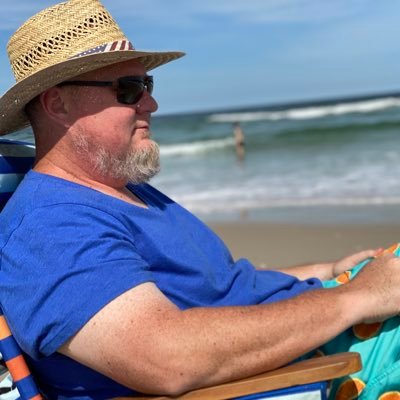 Profile Picture of Dave Fry (@davefry04) on Twitter