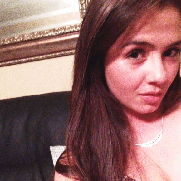 Profile Picture of Daniela Rojas (@danielarojassss) on Poshmark