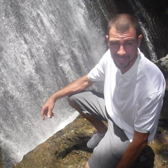 Ryan Yonan - Poshmark Profile Picture of Ryan Yonan (@yonan411) on Poshmark