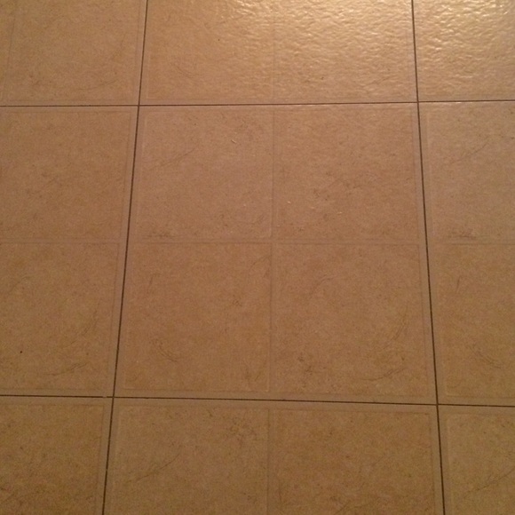 Profile Picture of Chris Saenz (@saenz1234) on Poshmark