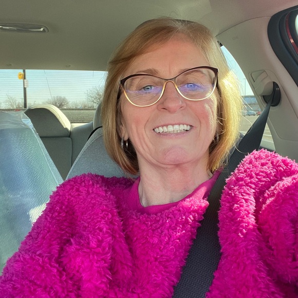 Profile Picture of Stacey Fitzsimmons-petak (@fitzpetak) on Poshmark