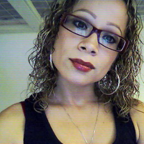 Profile Picture of Iris Pacheco (@littleladyip) on Poshmark