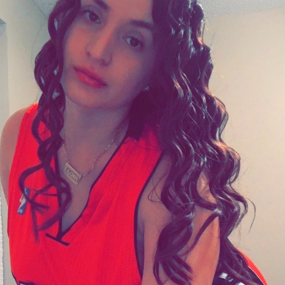 Profile Picture of Pamela Duran (@mamigrindin) on Poshmark