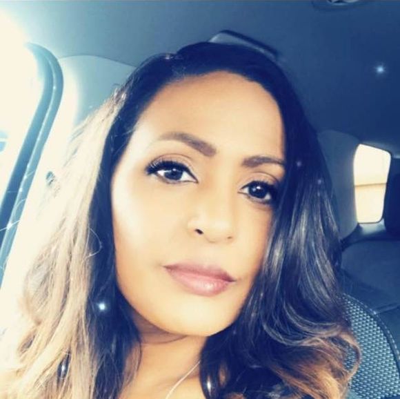 Profile Picture of Kellie Roberts (@kellierbrts) on Poshmark