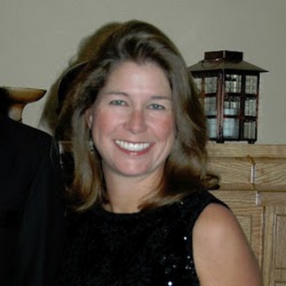 Profile Picture of Anne Stodola (@annestodola) on Poshmark