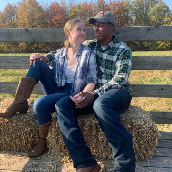 Profile Picture of Dielle Holloman (@dielleholloman) on Poshmark