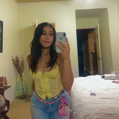 Profile Picture of Ava (@avaramirez23) on Twitter