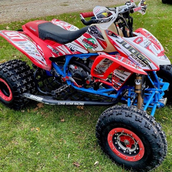 Profile Picture of Bricker Grant (@brickergrant) on Poshmark