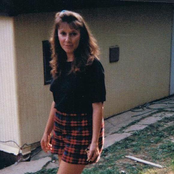 Profile Picture of Sue Holsinger (@sueholsinger) on Poshmark