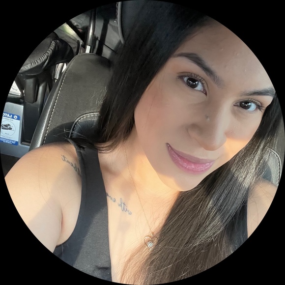 Profile Picture of Arliene Leon (@636618jordan) on Poshmark