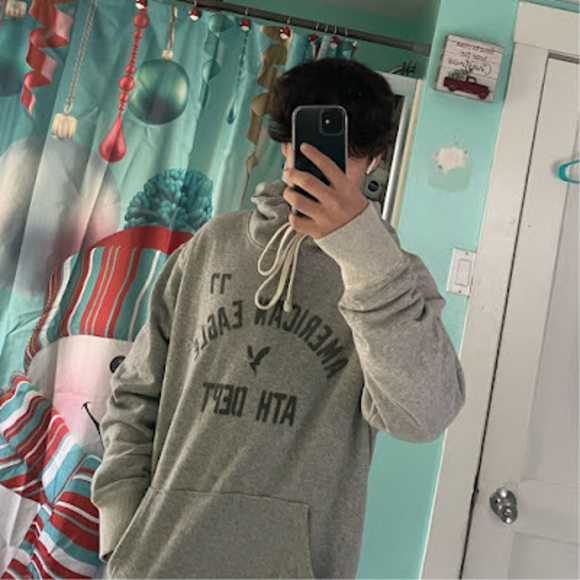 Profile Picture of Tiadgh Babb (@tiadghb) on Poshmark