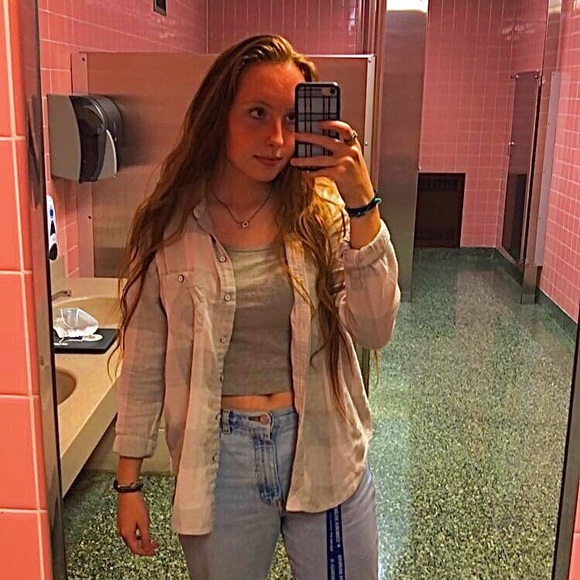 Profile Picture of Shayla Spezzano (@shaylaspezzano) on Poshmark