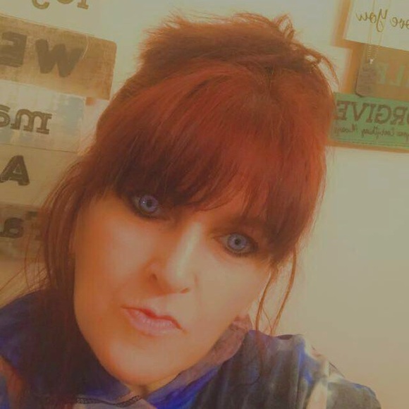 Profile Picture of Paula Miller (@paulamiller160) on Poshmark