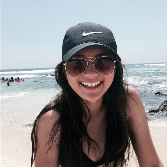 Profile Picture of Bryana Ebbers (@bryebbs) on Poshmark