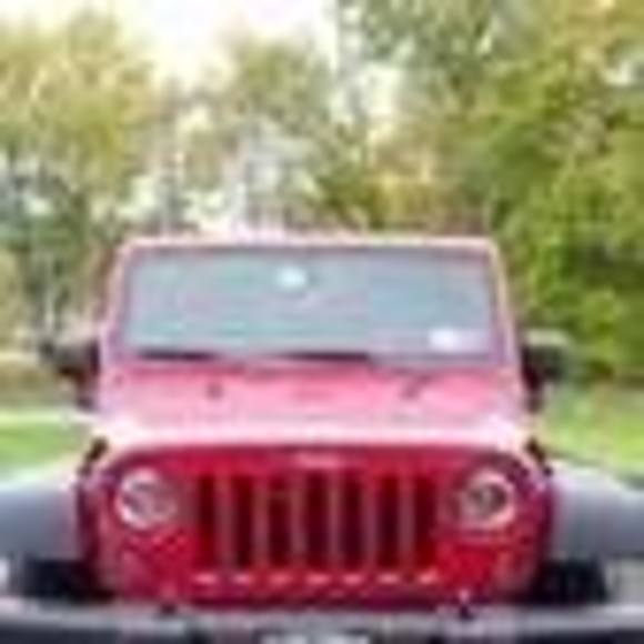 Profile Picture of John Brewer (@brew5) on Poshmark