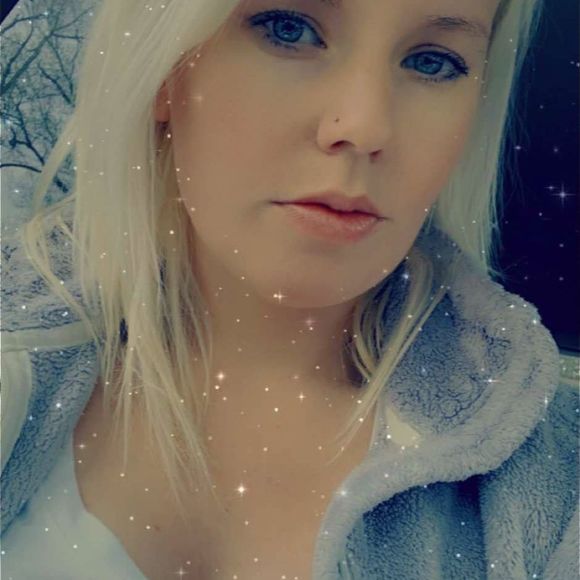 Profile Picture of Ashley Hagan (@amh1510) on Poshmark