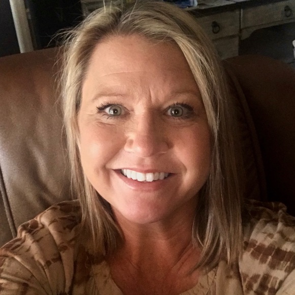 Profile Picture of Kim Spradley (@kimspradley) on Poshmark