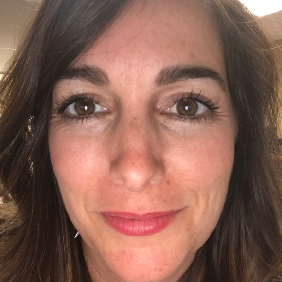 Profile Picture of Ginger Holt (@gingerkay_b) on Poshmark