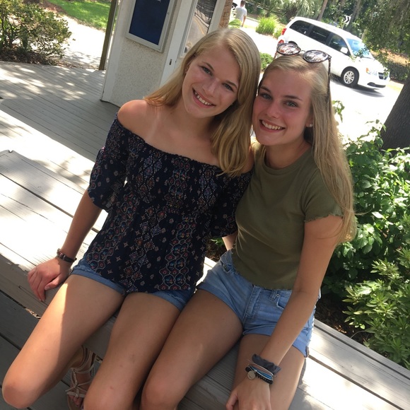 Profile Picture of Reagan Wernet (@reaganwernet_) on Poshmark