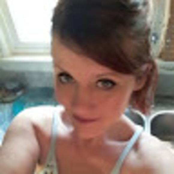 Profile Picture of Heidi Riley (@heidiriley1280) on Poshmark