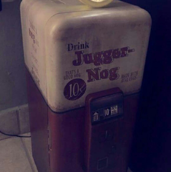 Profile Picture of Fernando Rosado (@fernando1098) on Poshmark