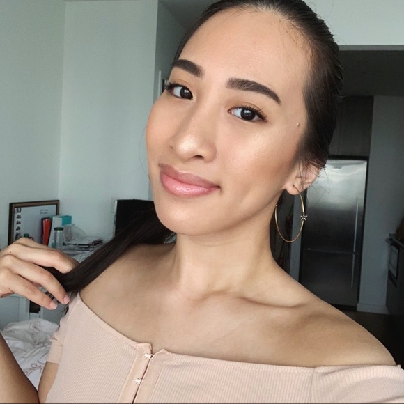 Profile Picture of Miranda Chhor (@mirandachhor15) on Poshmark