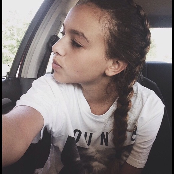 Profile Picture of Rebecca Hansen (@rebeccahansen) on Poshmark