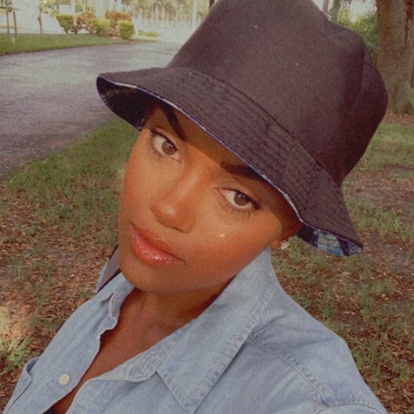 Profile Picture of Montana Moore (@tanatennis) on Poshmark